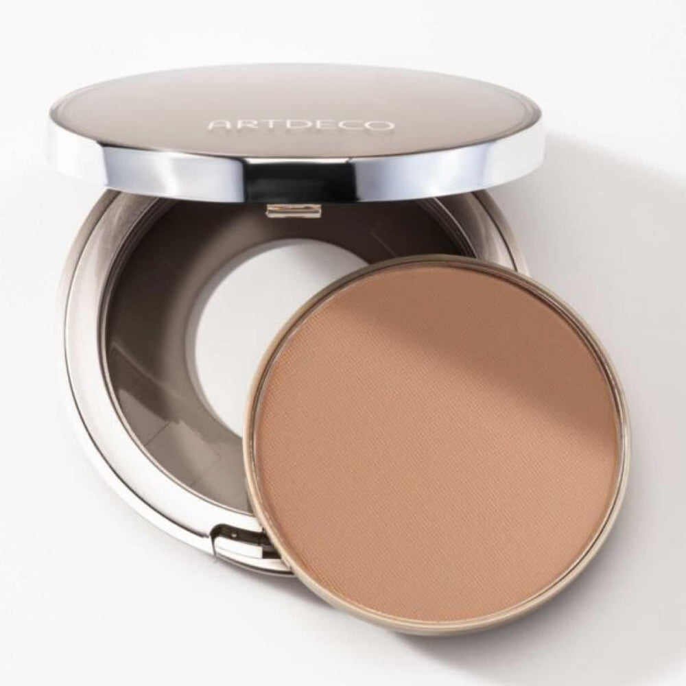 Includes powder puff for easy, lightweight layer application.