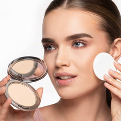 ARTDECO Hydra Mineral Compact Foundation Refill sponge use demonstrates thin application