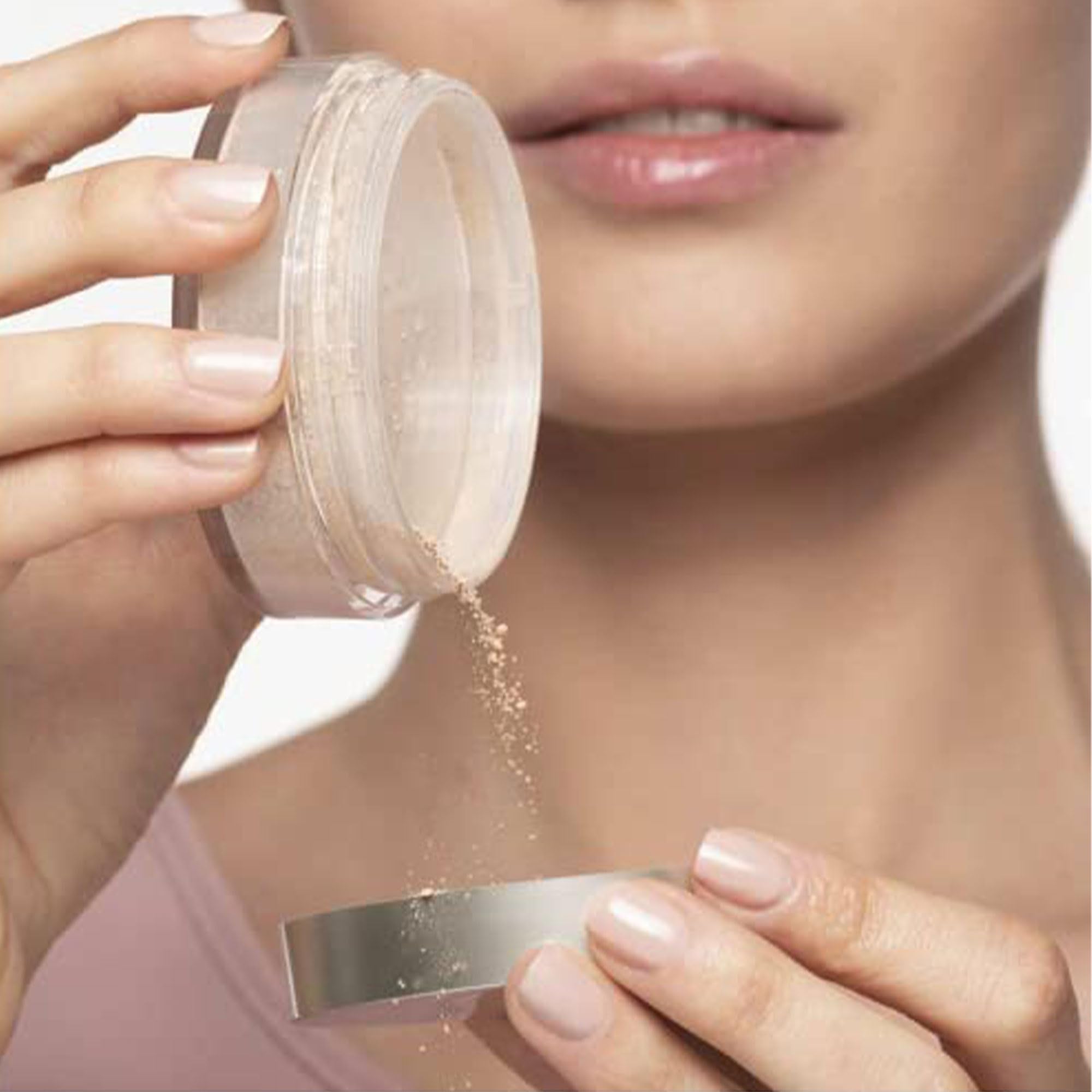 ARTDECO Mineral Powder Foundation Soft Ivory packaging emphasizes zinc/magnesium benefits