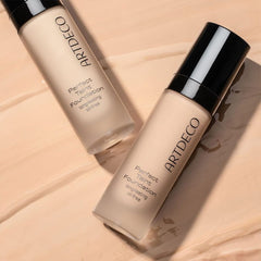 ARTDECO Perfect Teint Foundation swatches on skin showing natural coverage