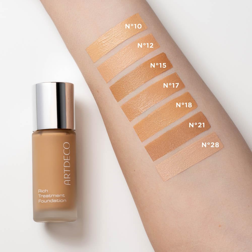 ARTDECO creamy texture close-up for smooth application