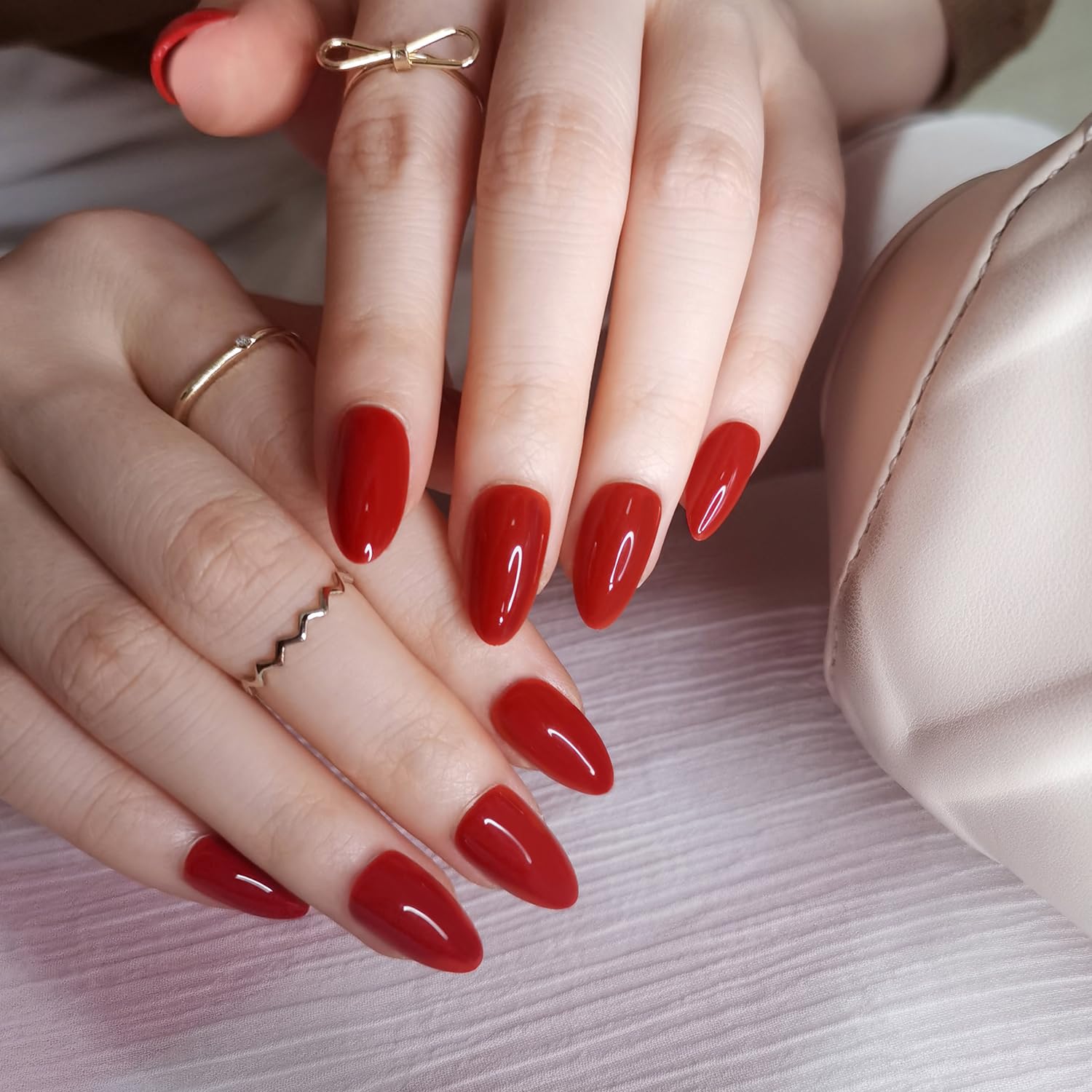 Artquee Red Almond nails full-coverage set in 15 sizes for precise fit