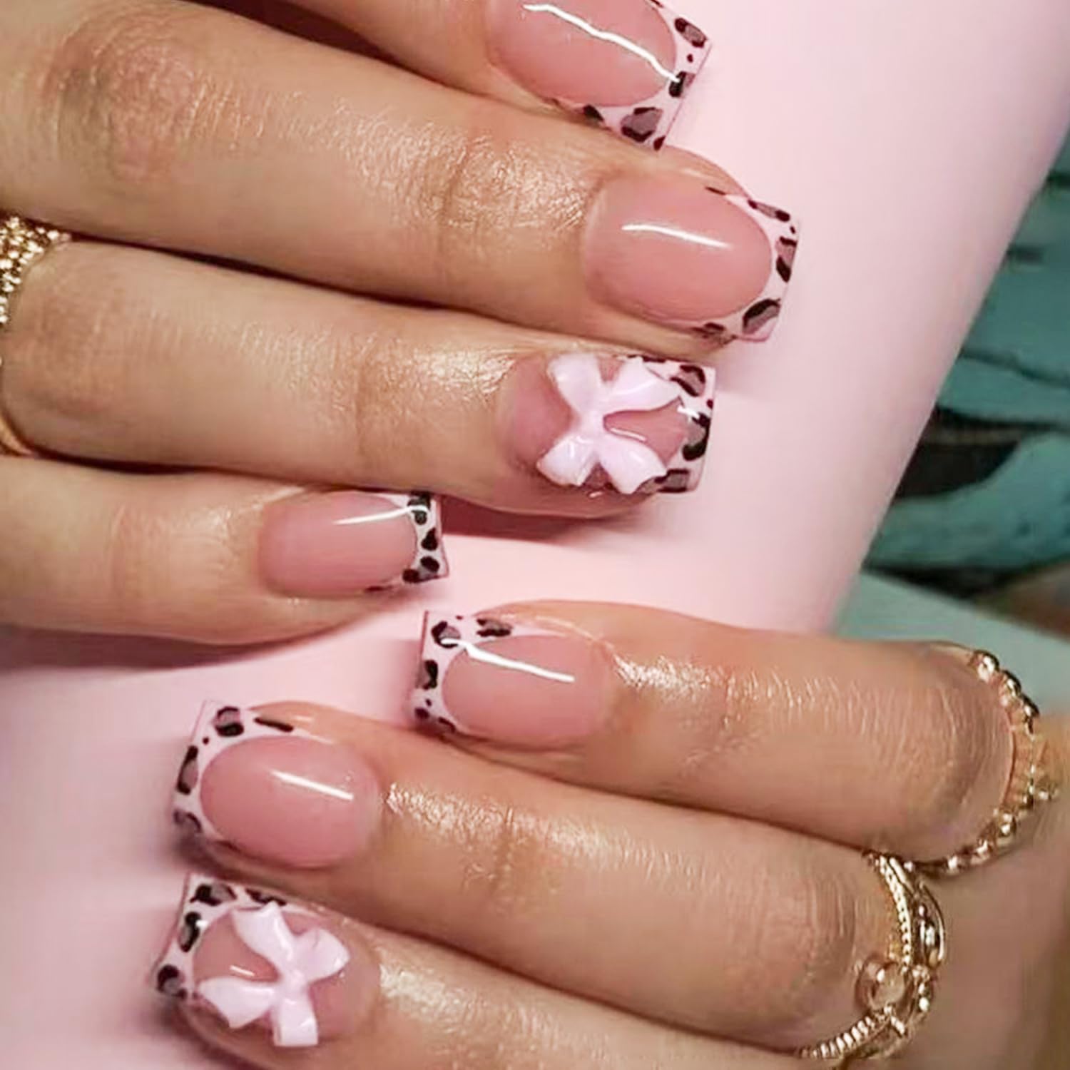 Ashowner jelly sticker tabs for quick, damage-free nail application.