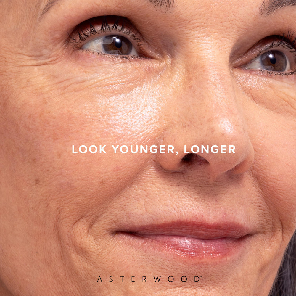 Asterwood Hyaluronic Acid emphasis panel draws attention to hydration.