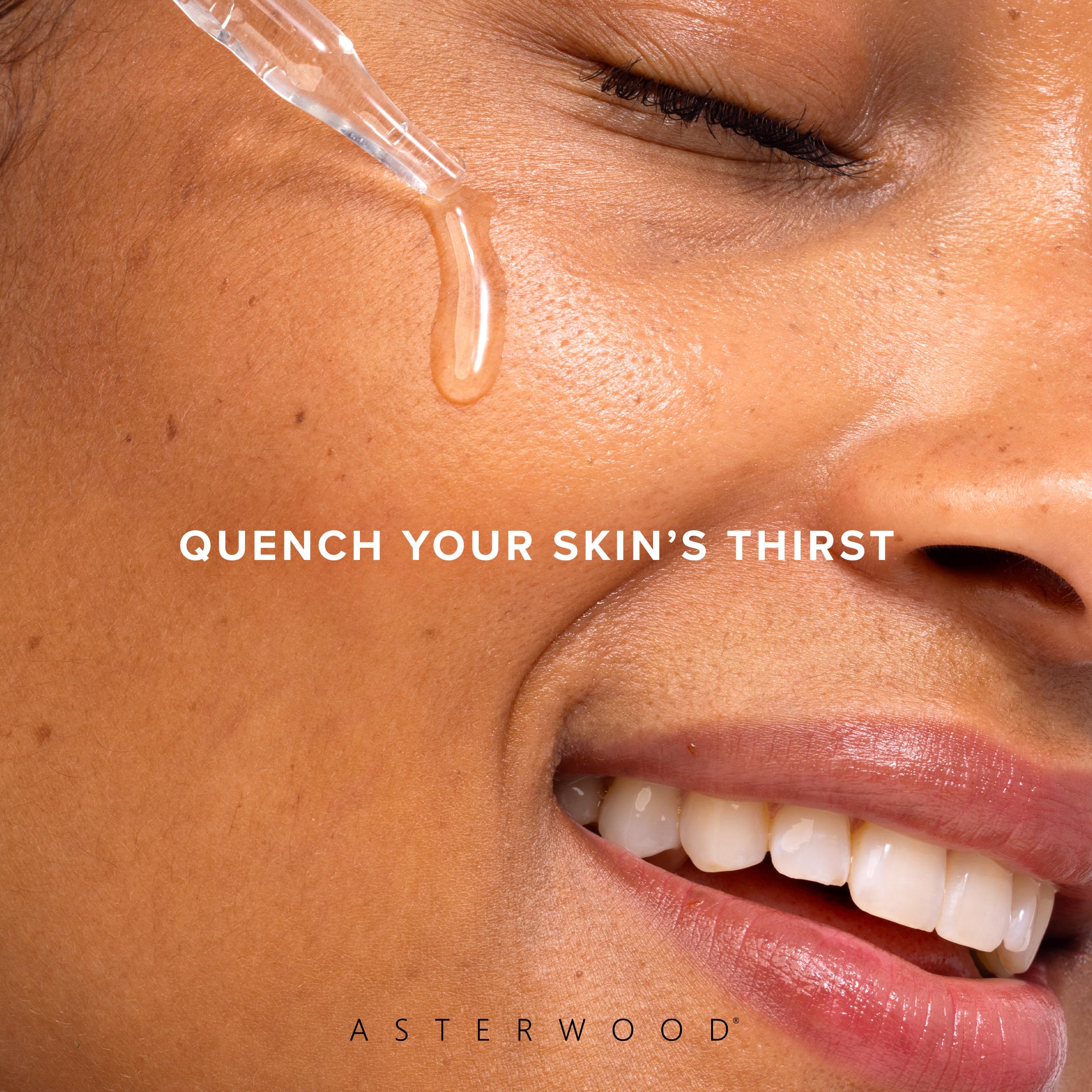 Asterwood Hyaluronic Serum applied on damp skin sealing in moisture.