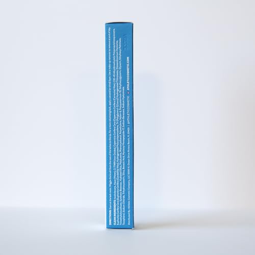 ATHLETIC COSMETIC The G.O.A.T. mascara brush close-up highlights volume-ready bristles.