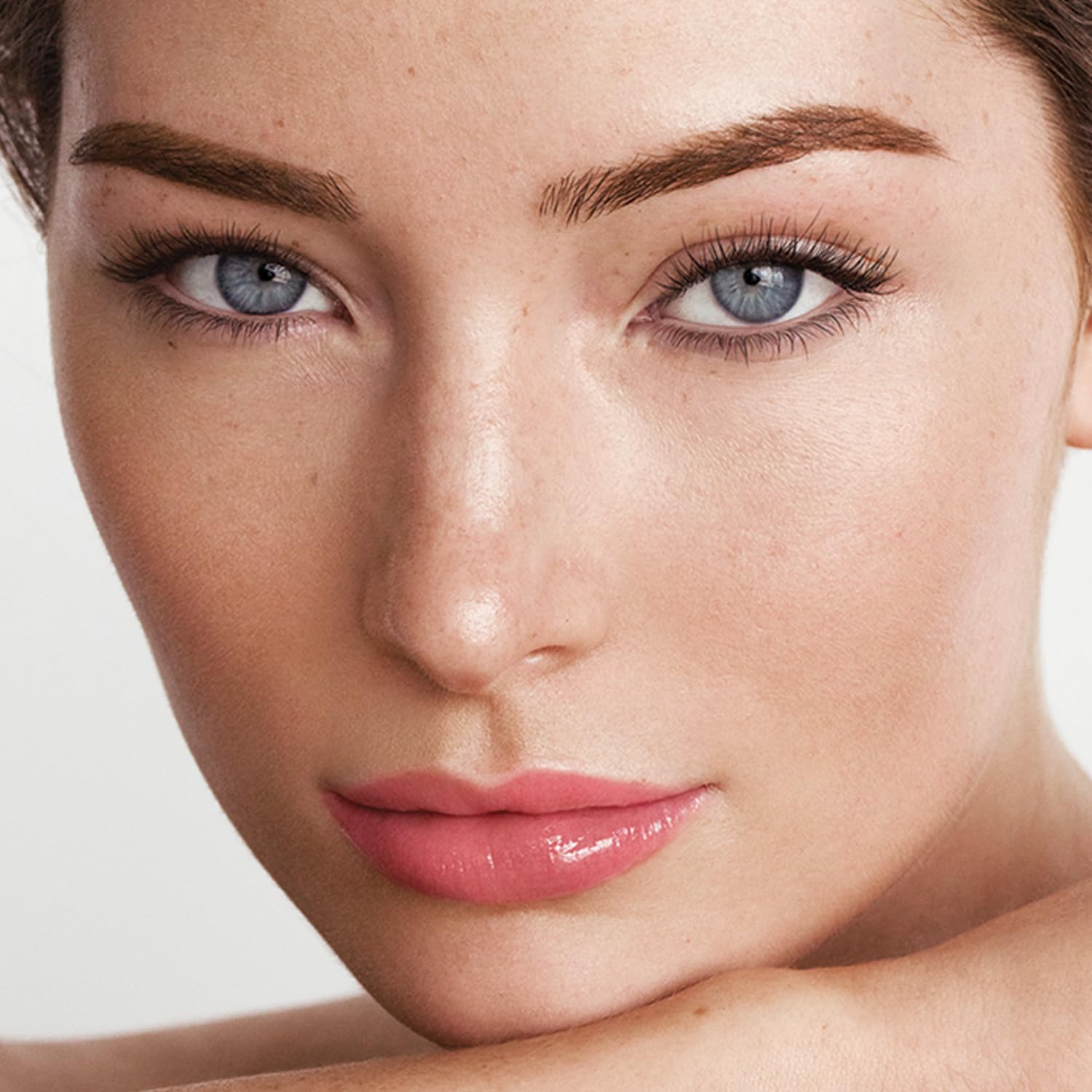 ATHLETIC COSMETIC The G.O.A.T. mascara vegan and clean formula highlight.