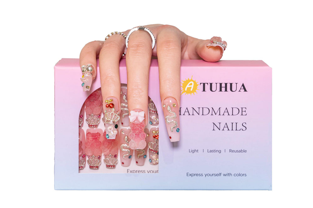 Atuhua full-covered crystals kit creates luxe nail art at home