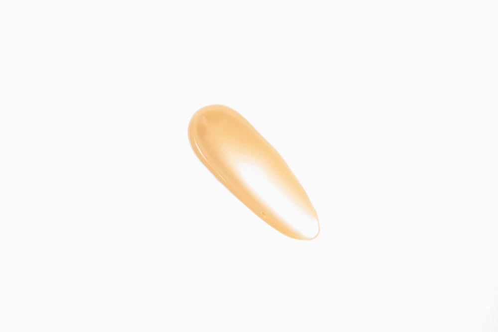 Vitamin C, Aloe and Coffee brighten and hydrate the eye area