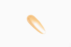Vitamin C, Aloe and Coffee brighten and hydrate the eye area