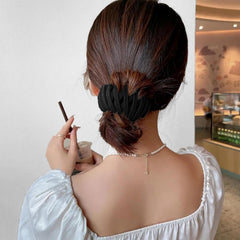 Aweoisa durable soft-material clip highlights gentle hair handling.