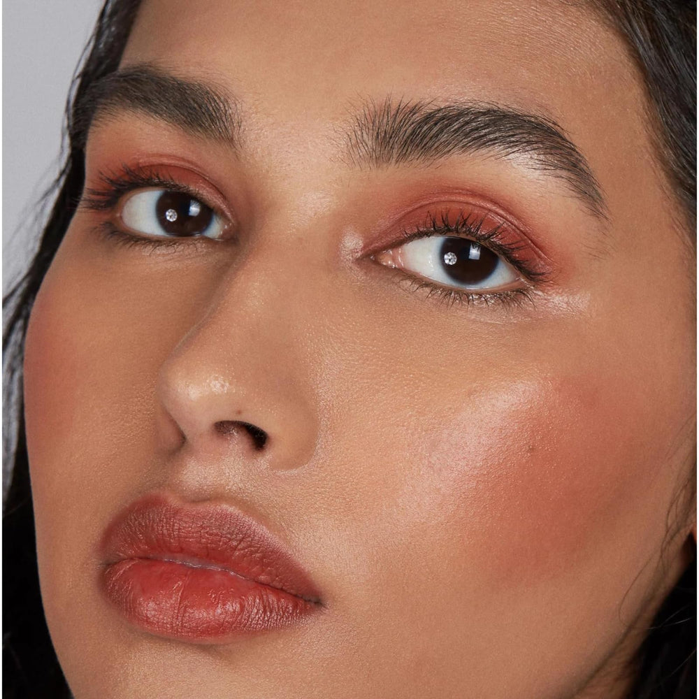 Axiology Balmie highlighter shades illuminate high points for a radiant glow.