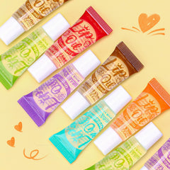 AZEN strawberry flavor gloss swatch showcasing bright color and fruity aroma for a playful lip boost.