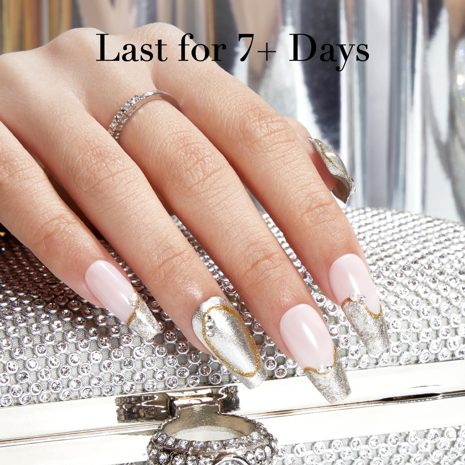 AZUREBEAUTY high-gloss finish adds lasting shine to every nail