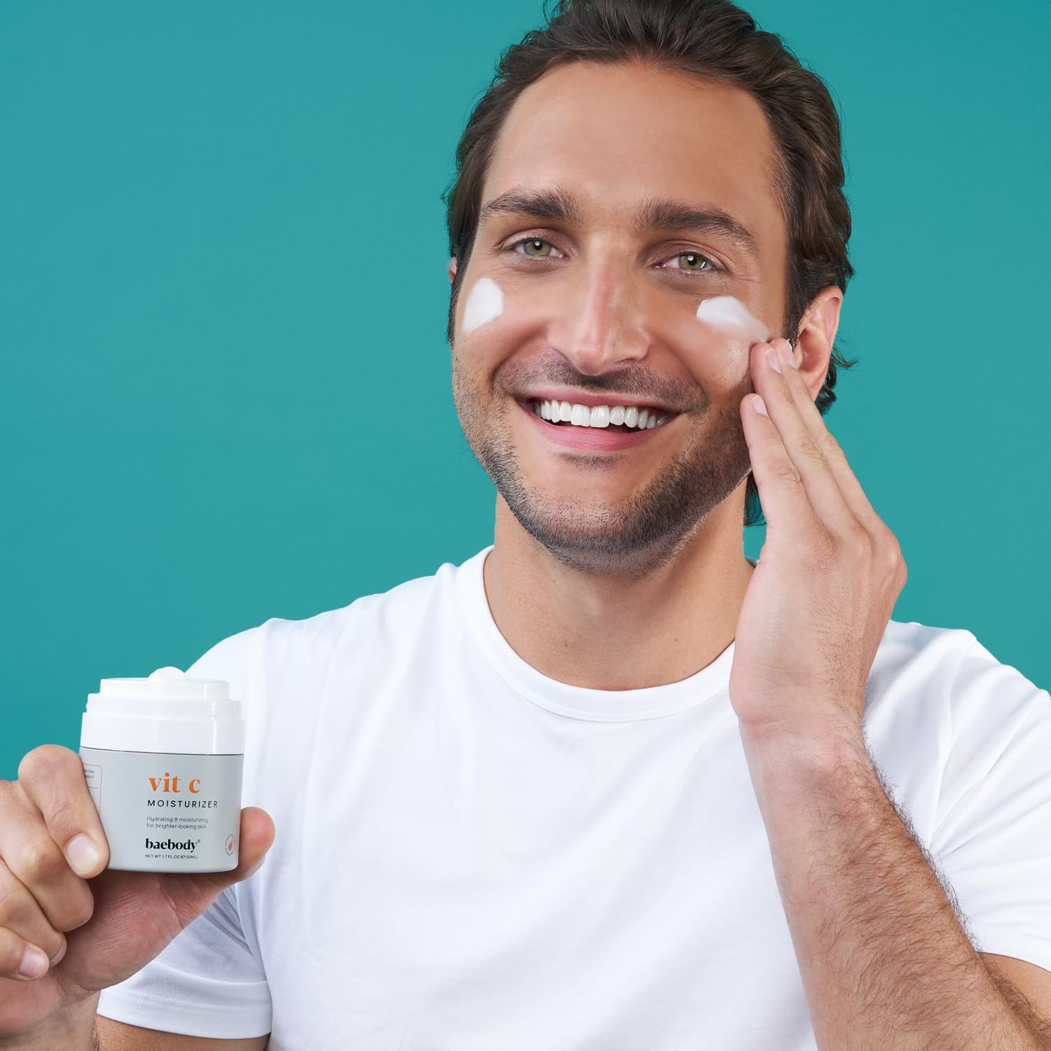 Baebody Vitamin C cream with clean finish and no residue after absorption