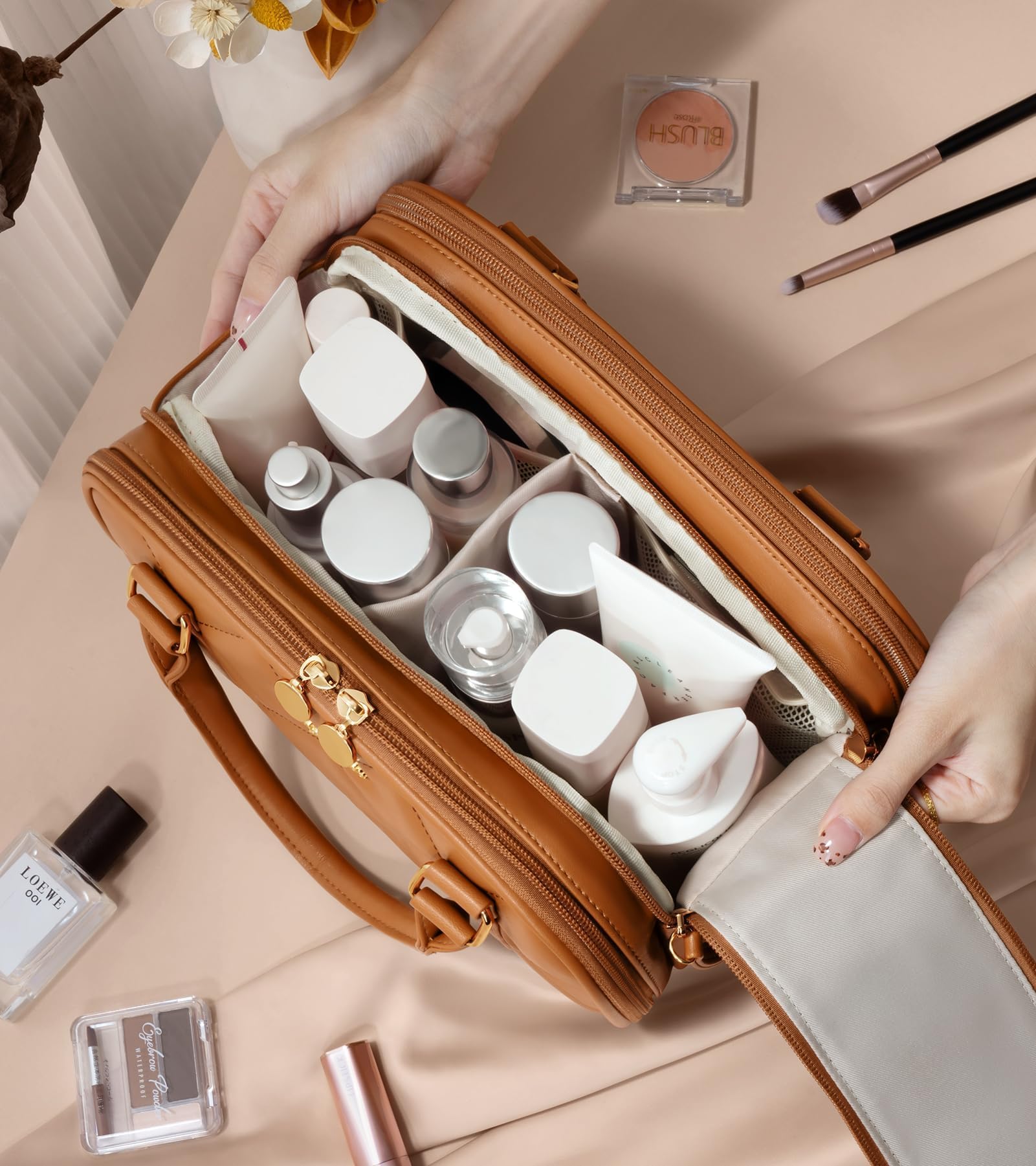 Bagstellar wide-opening top helps you see and access bottles without digging.