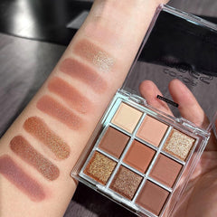 BAISEN DIARY bronze shimmer adds warmth to evening looks.