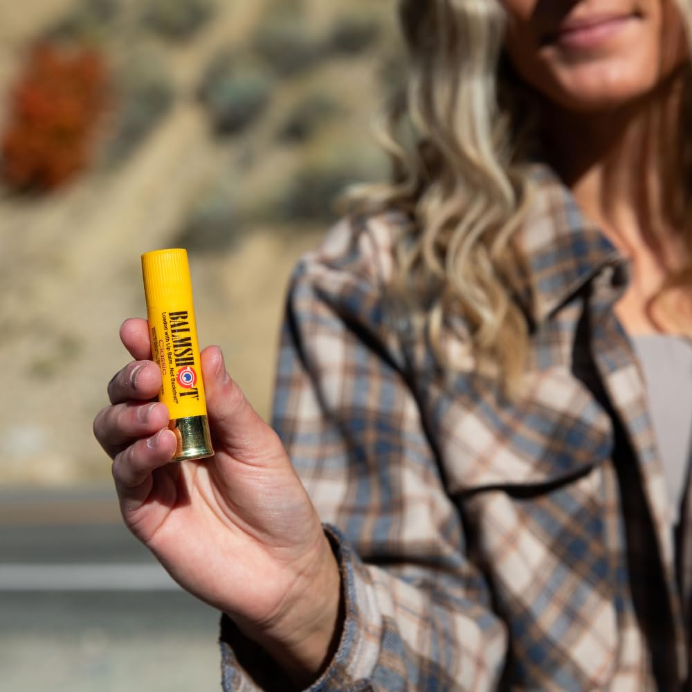 Premium Balmshot ingredients beeswax aloe vitamin E for moisturized lips