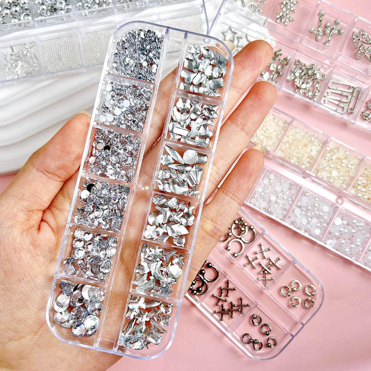 BANA ART box 7 shows durable metal and resin pieces for lasting shine