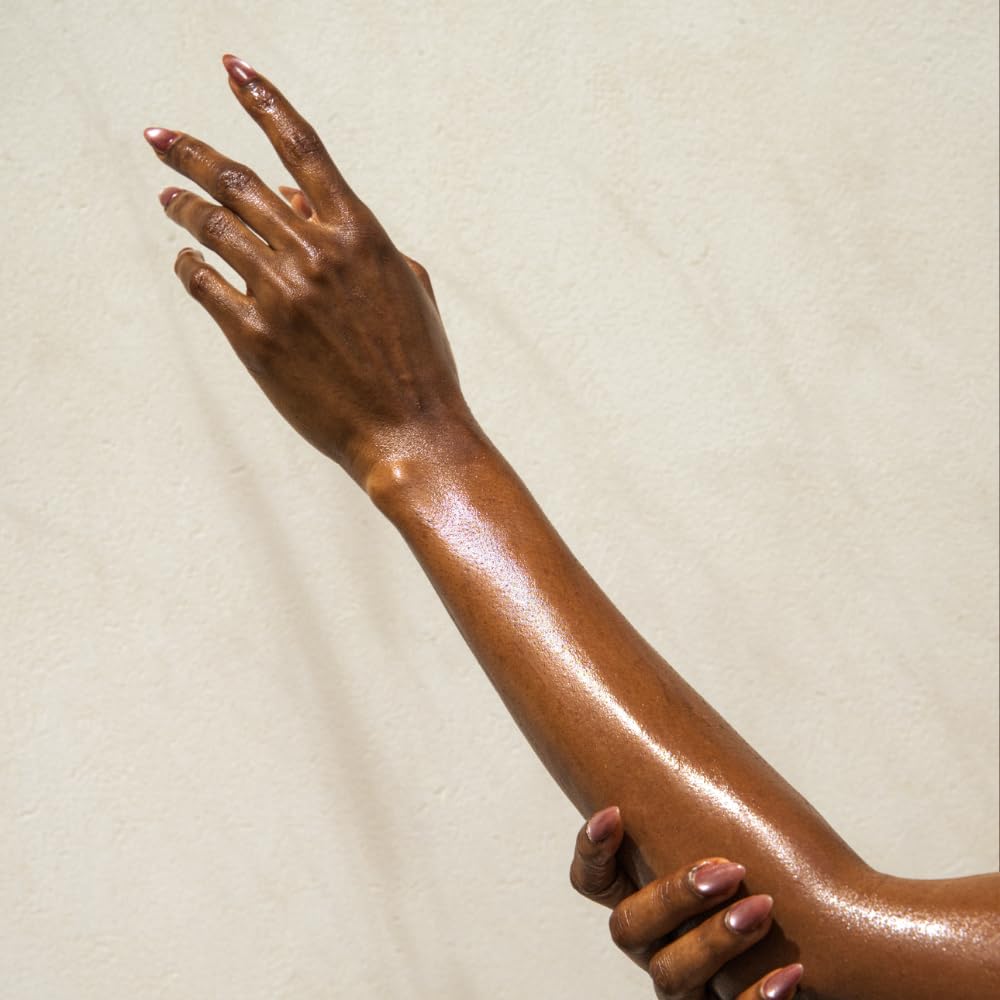 BARE BOTANICS moisturized-skin-closeup shows a healthy glow and hydrated texture.