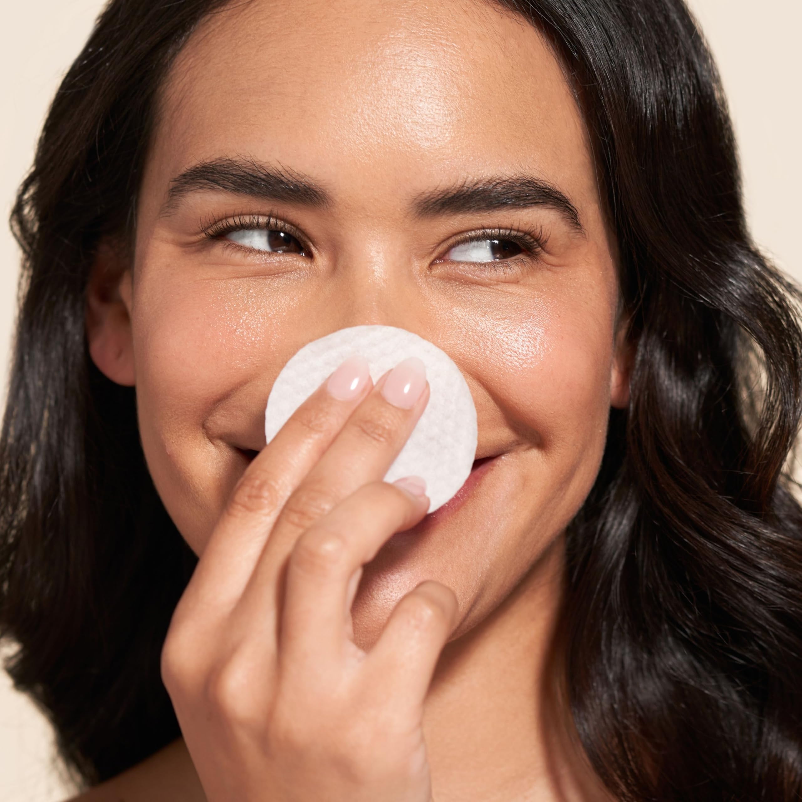 Barefaced Glow Peel Pads deliver a cooling menthol sensation for refreshment