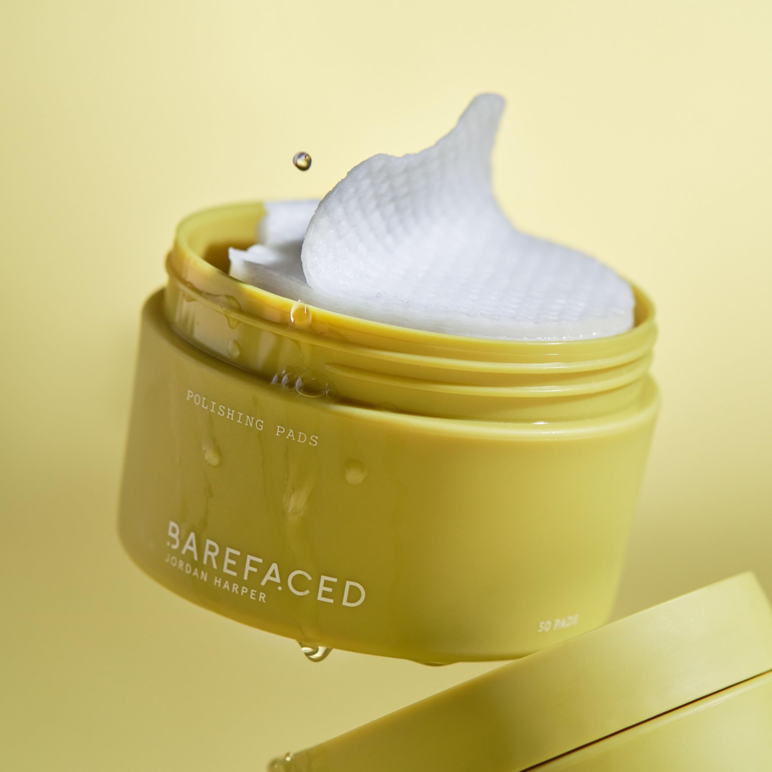 Barefaced Polishing Pads with squalane to hydrate and support skin comfort.
