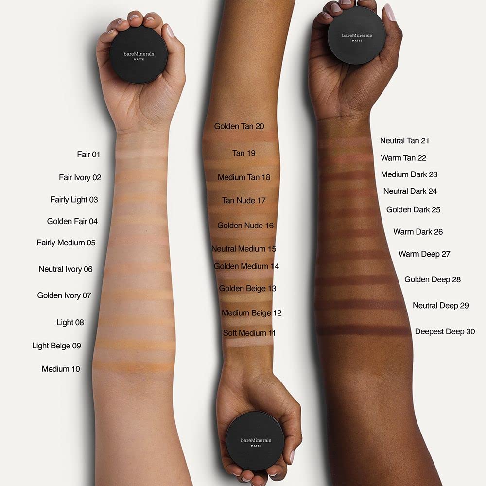 bareMinerals Original Loose Foundation closeup confirms SPF 15 protection.