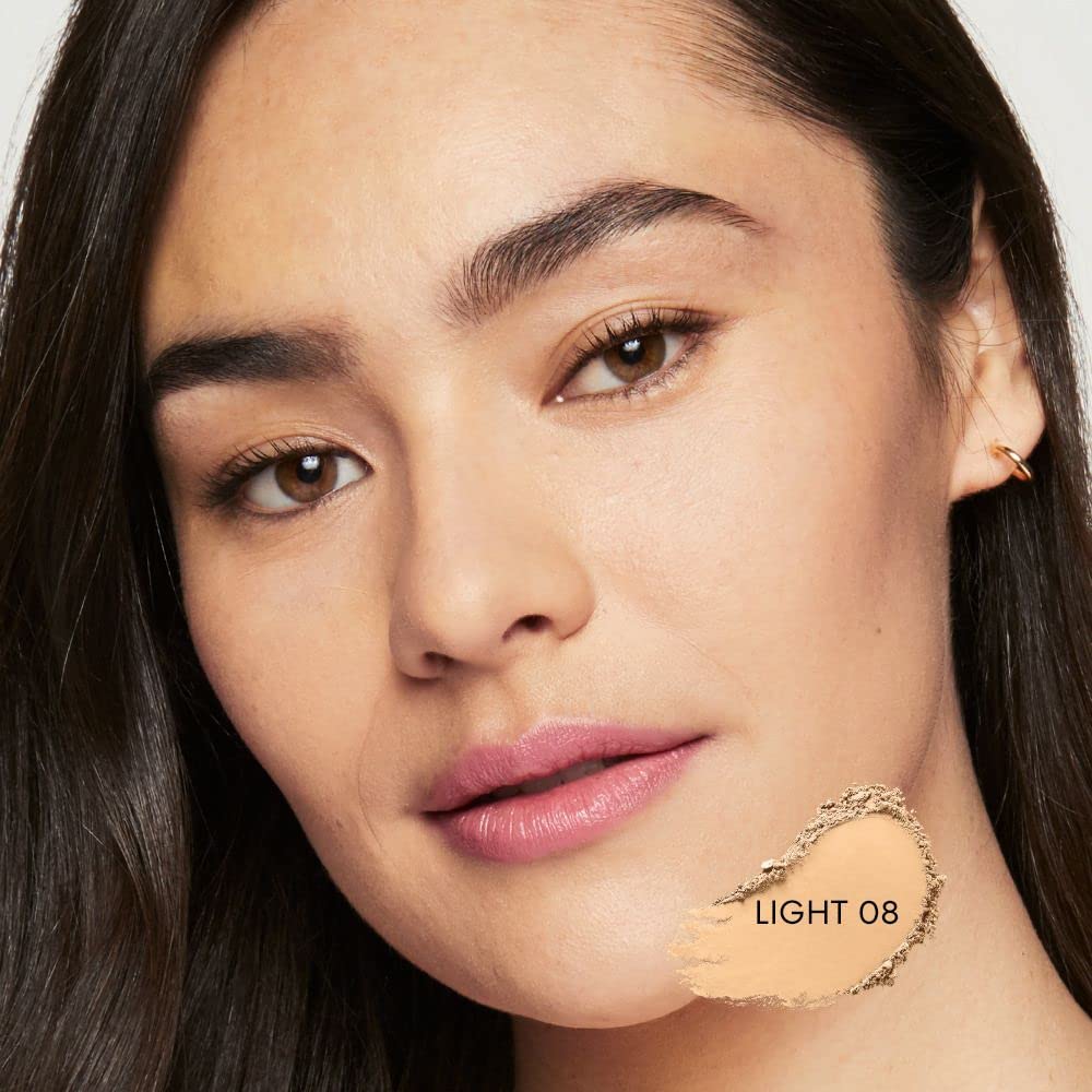 BareMinerals Original Matte Foundation application shows seamless blend and natural matte appearance