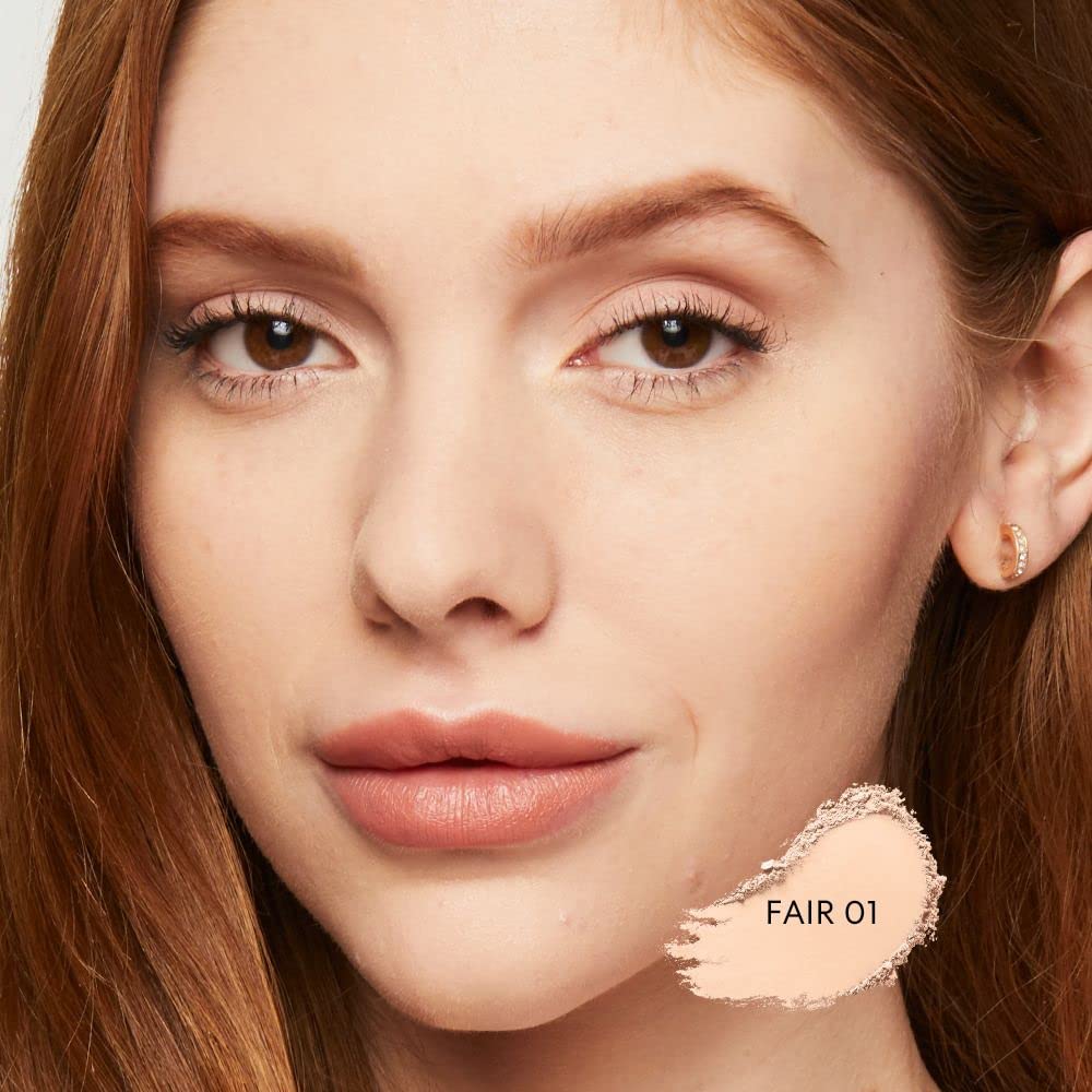 bareMinerals Original Matte Loose Foundation 01 Fair application demonstrates smooth, blendable powder texture