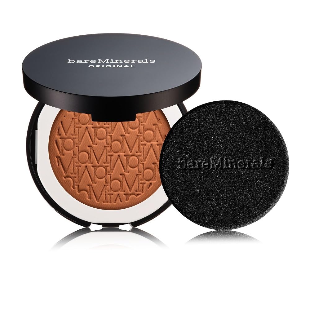 bareMinerals Original Pressed Powder SPF 15 compact offers buildable coverage for a natural finish.