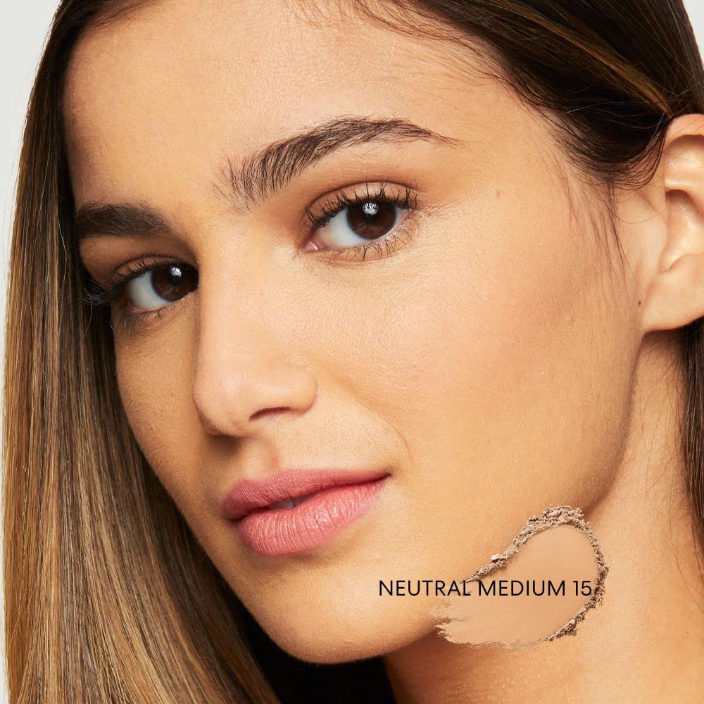 BareMinerals talc-free formula close-up emphasizing clean ingredients.