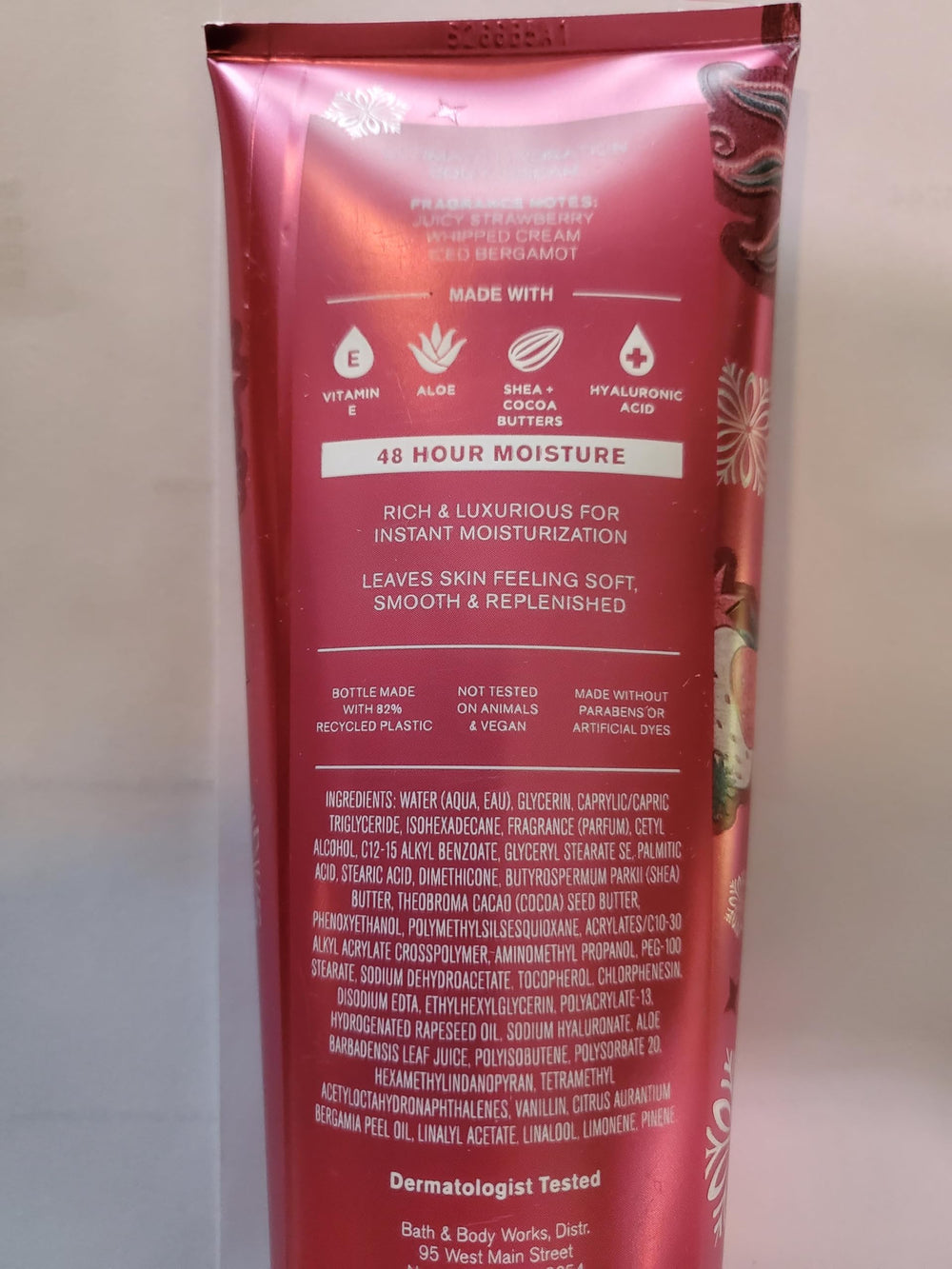 Bath & Body Works Crème Corps Hydratante Ultime Fraises des Neiges – embout pratique et voyage