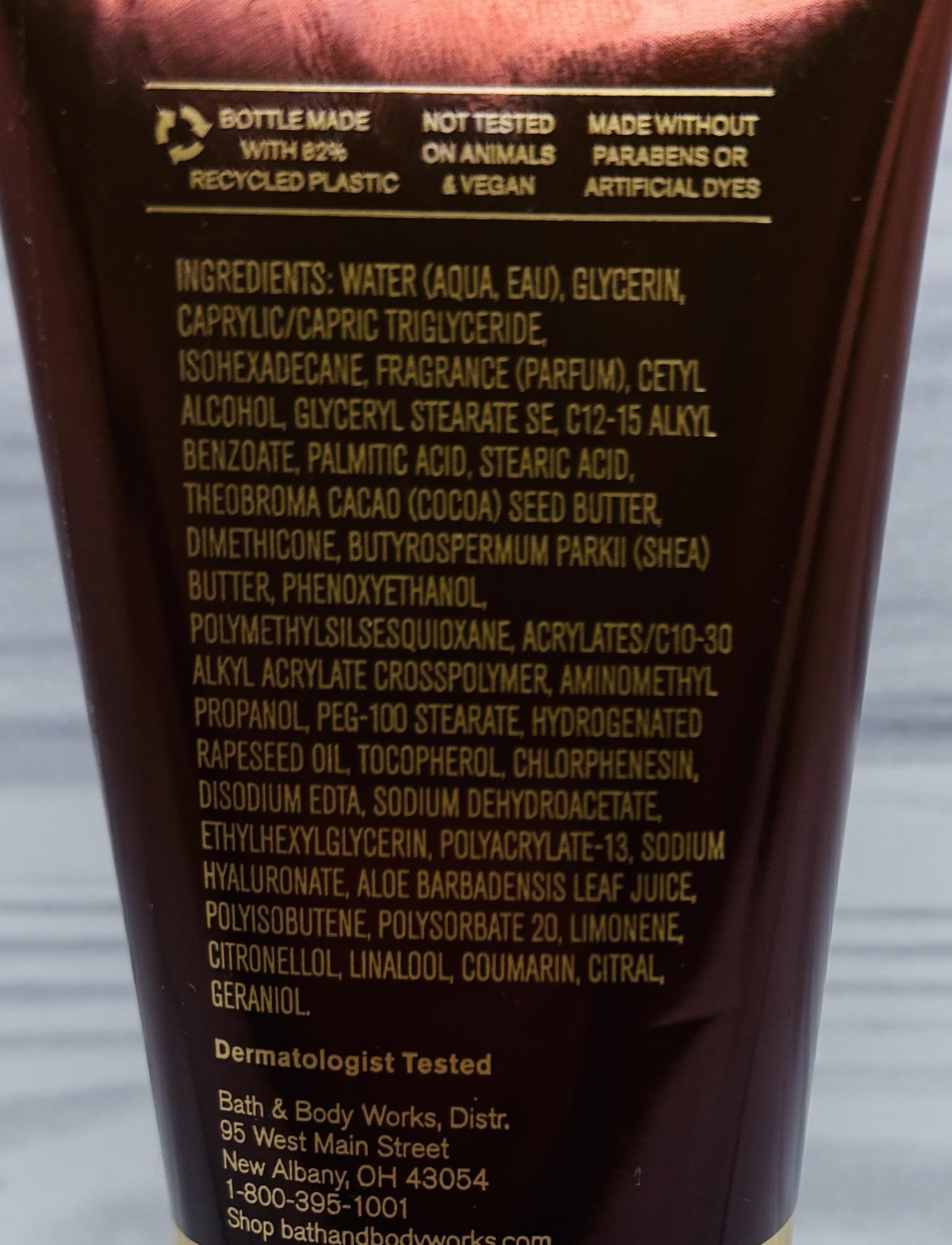 Mahogany Teakwood travel-size cream packaging back label highlights 24-hour hydration