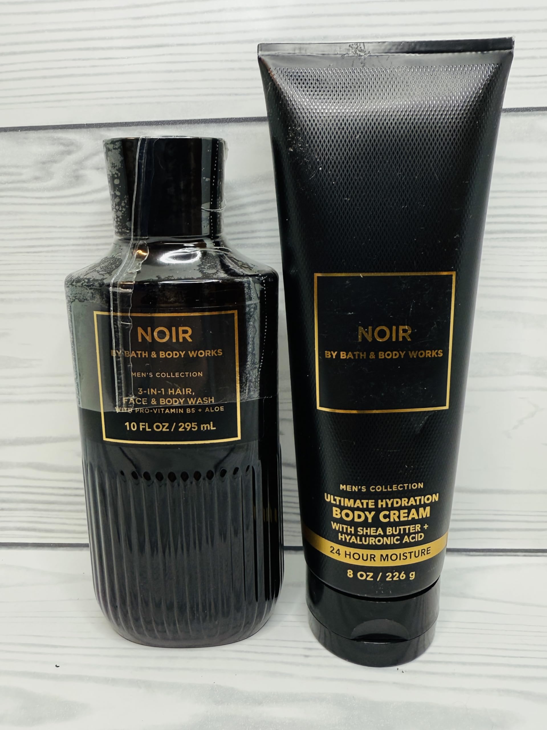Bath & Body Works Noir body wash bottle with Pro-Vitamin B5 and Aloe for gentle cleansing.