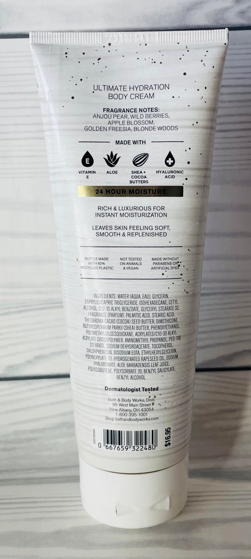 Bath & Body Works Pearberry packaging variations, two 8-ounce jars for convenient daily use.