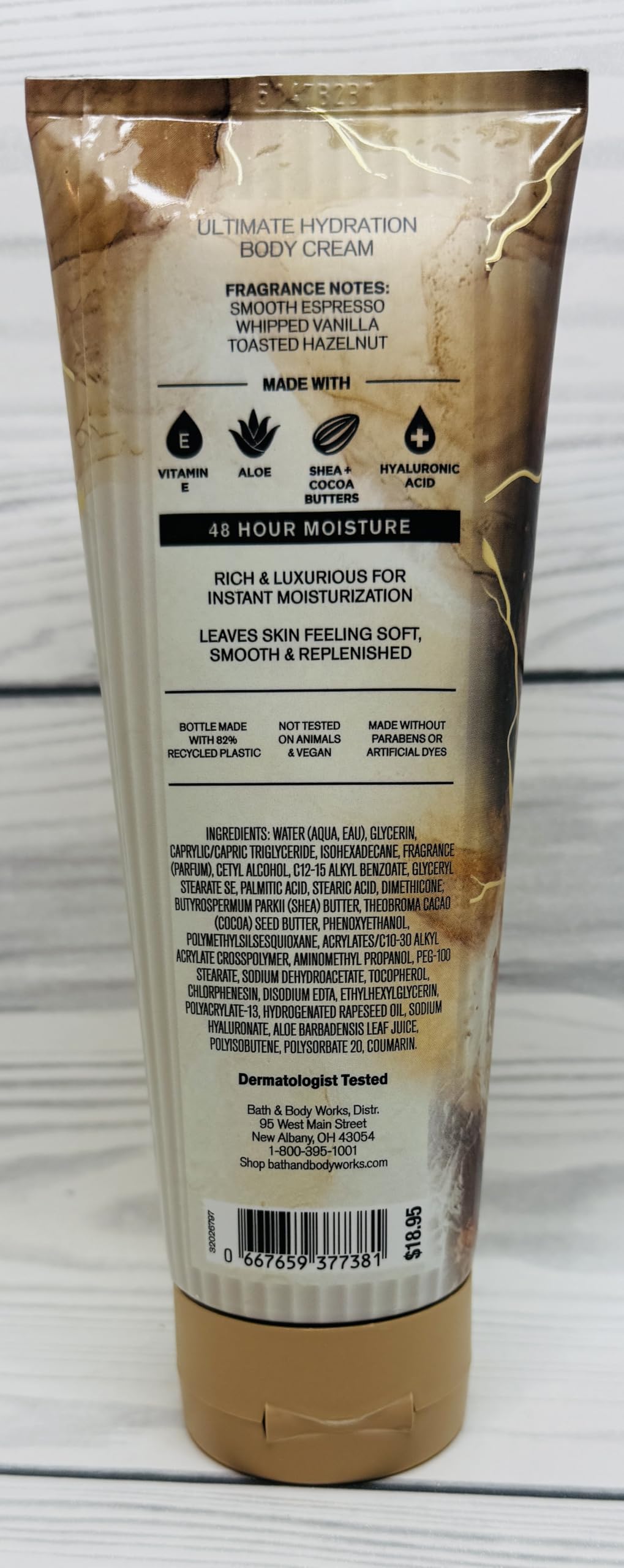 Bath & Body Works Vanilla Café cream jar 8 oz highlighting creamy texture and moisturizing benefits