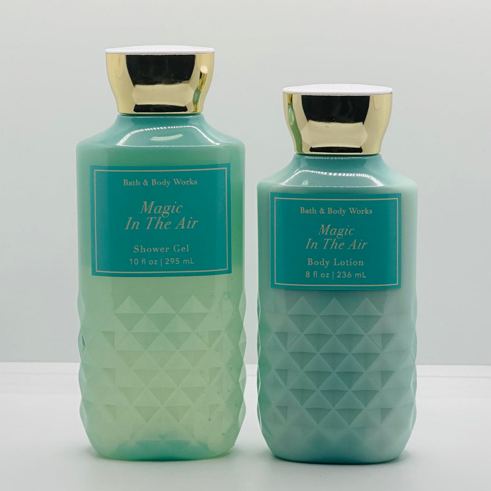 Closeup of Bath & Body Works Magic In The Air gift set components