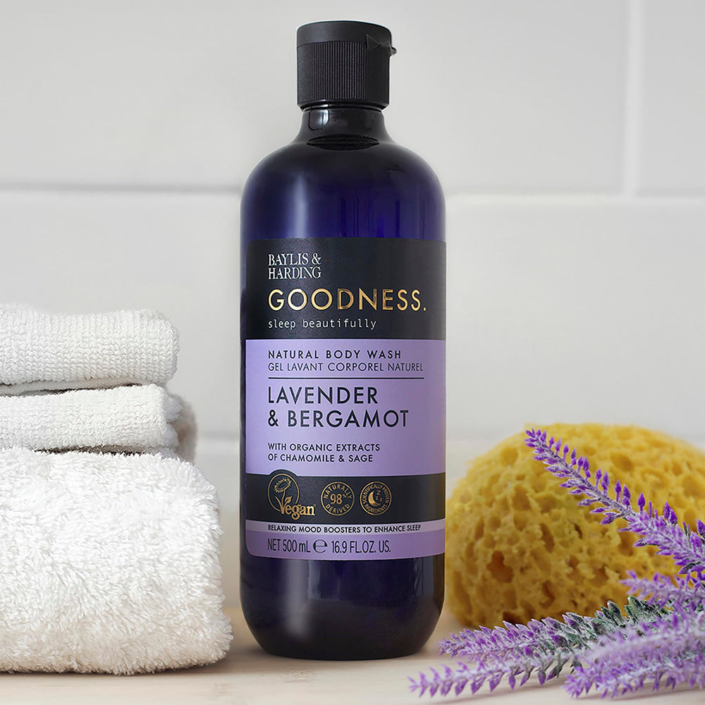 Baylis & Harding Goodness Sleep bottle pour showing rich calming foam