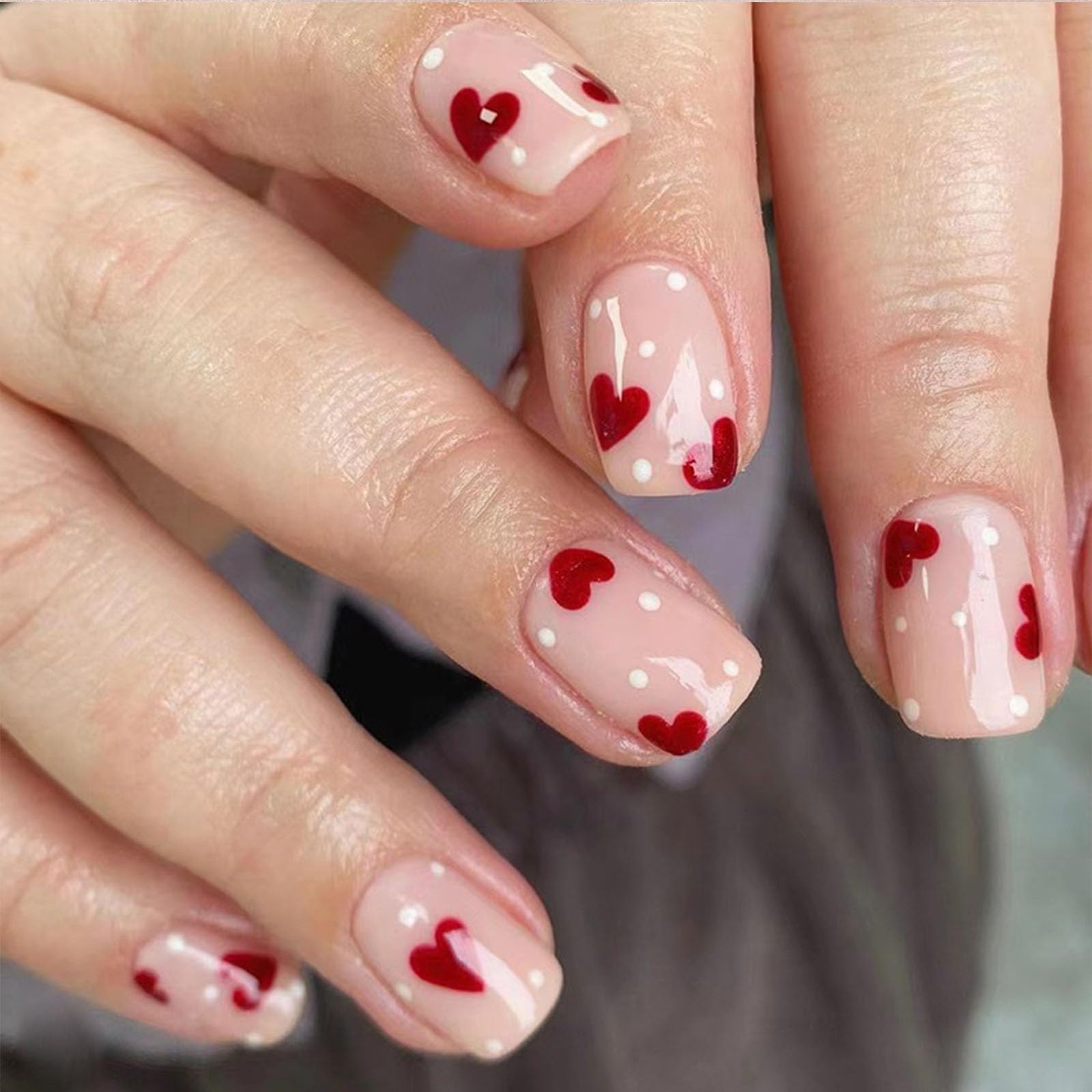 BDKAIWU Valentines heart-design press on nails for stylish flair.