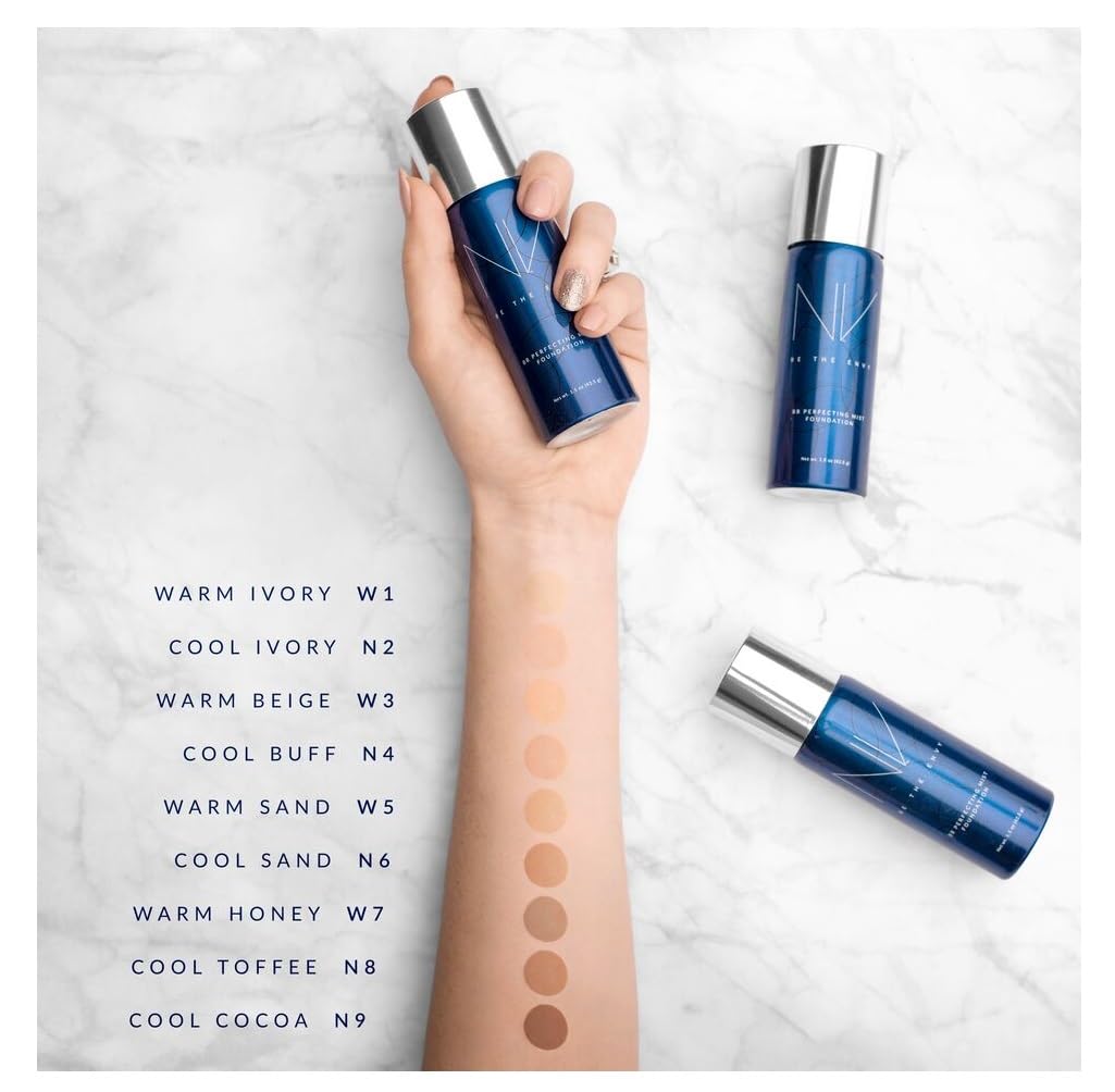 BE THE ENVY NV compact for on-the-go touch-ups