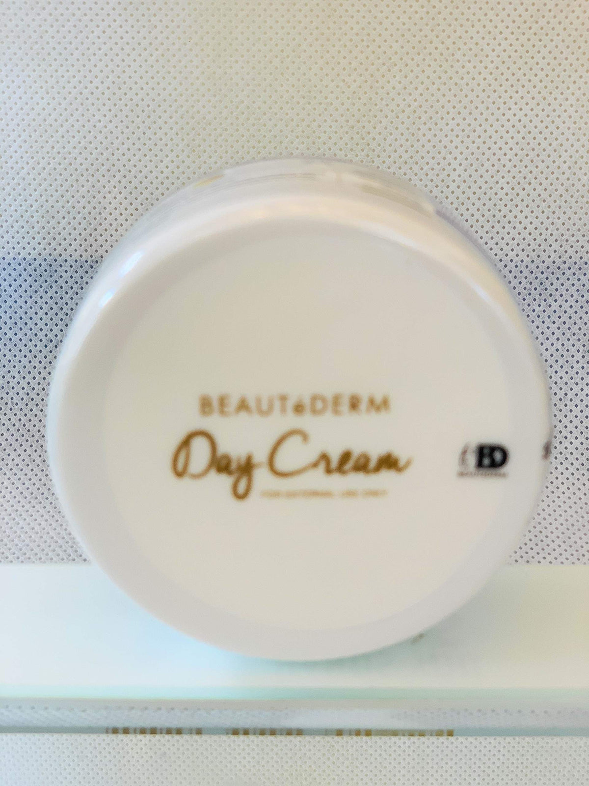 Beautederm Day Cream Premium 50g bottle for daily hydration and SPF60 protection