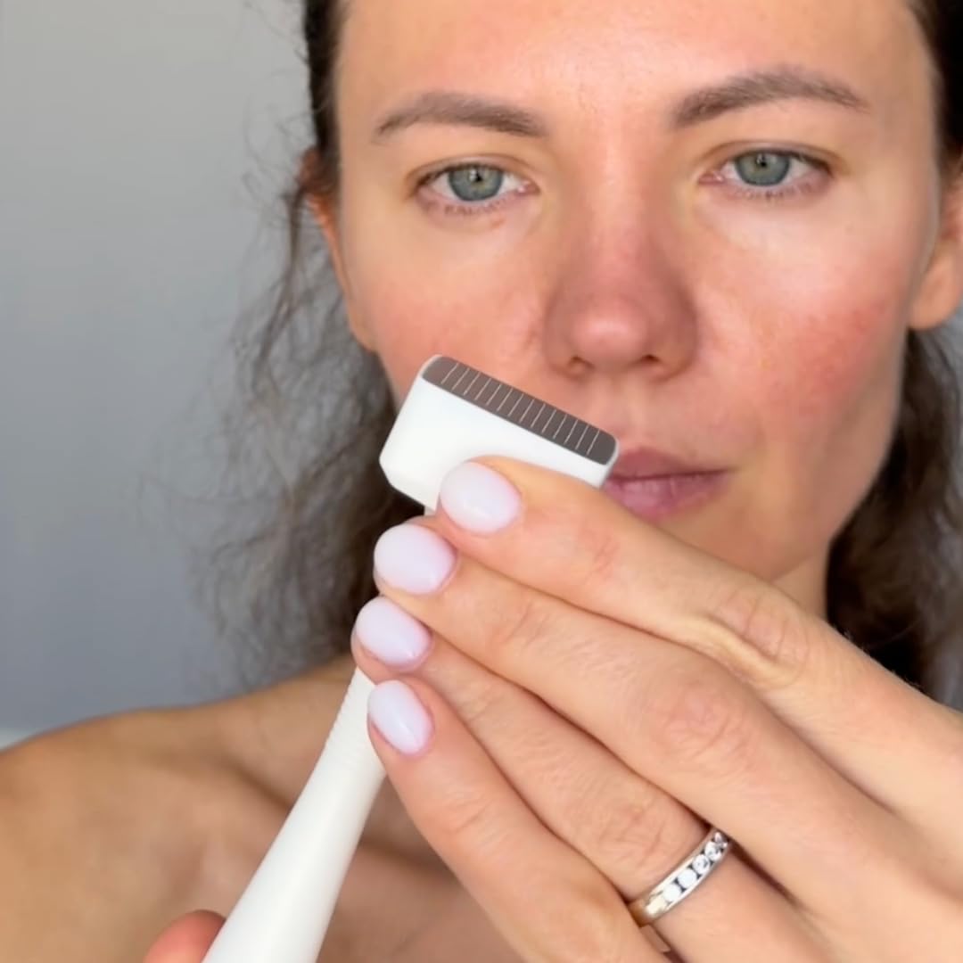 Beautimate Derma Stamp suitable for targeted sessions along hairline.