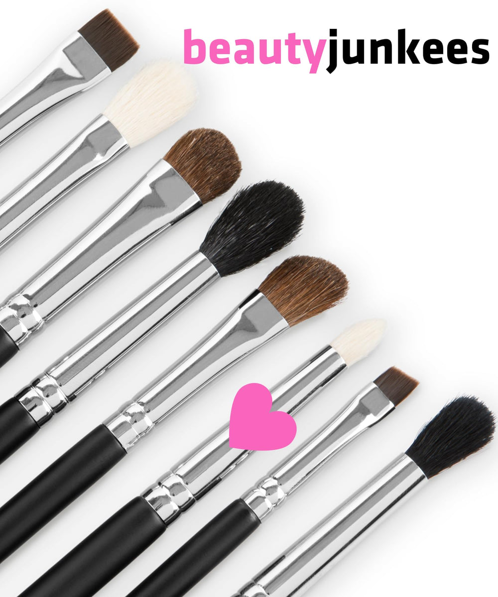 Beauty Junkees Pencil Brush copper ferrule ensures durable, secure bristle attachment.