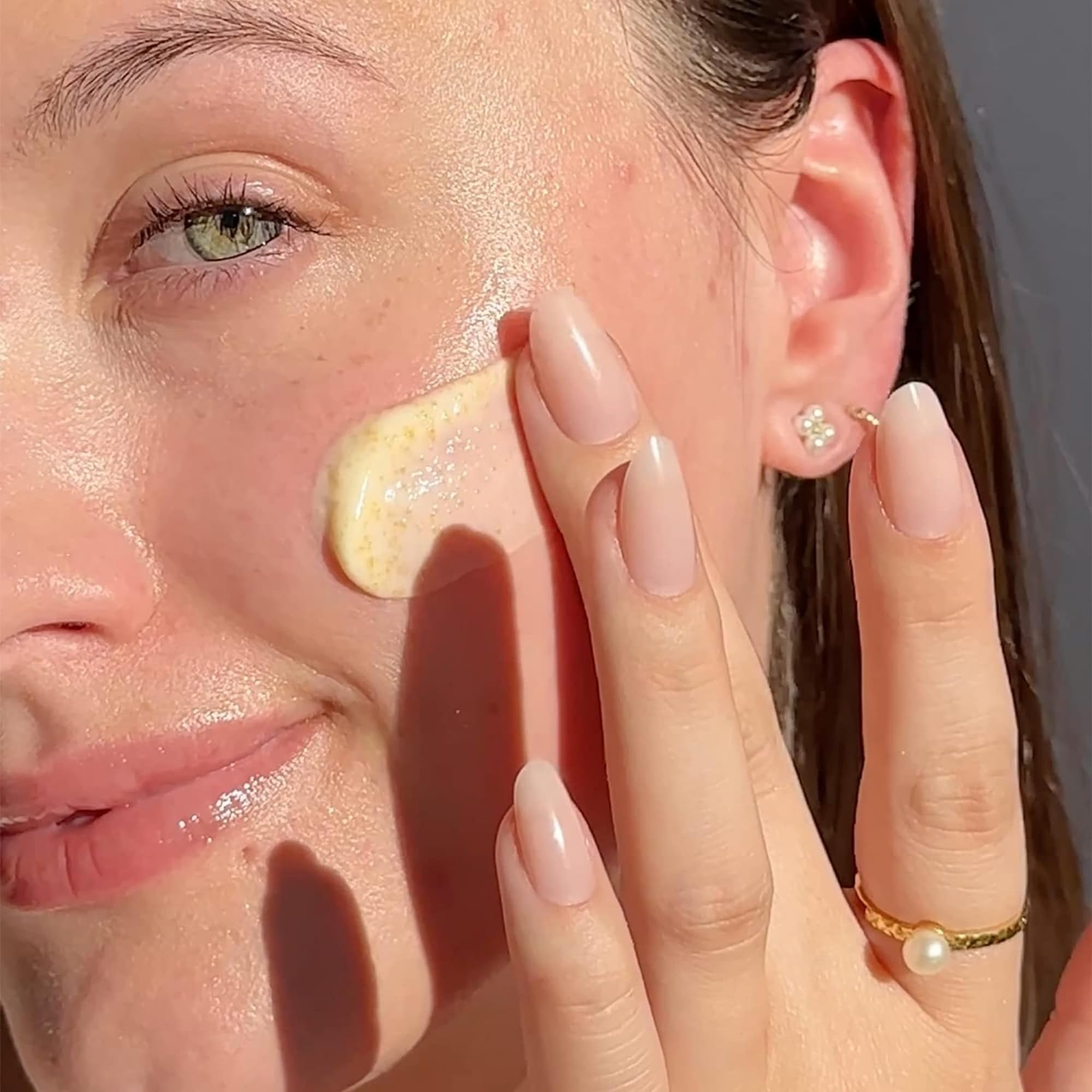 Beekman 1802 clinically-kind branding emphasizes cruelty-free, skin-friendly science.