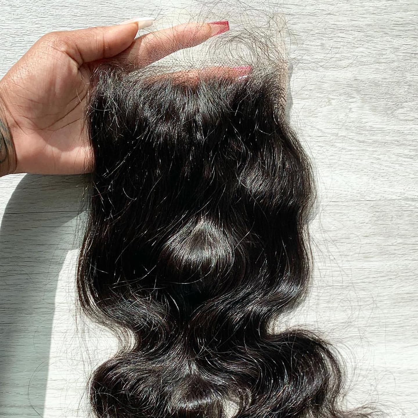 BEEOS pre-plucked baby hair along the hairline for a ready-to-style edge.