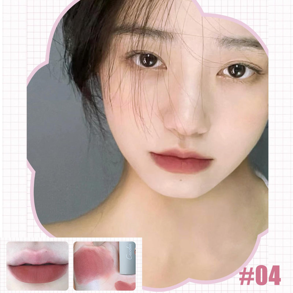 Bekoeen extended applicator ensures precise, even lip coverage every time.