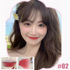 Bekoeen lip gloss provides a soft velvet finish with lasting shine.