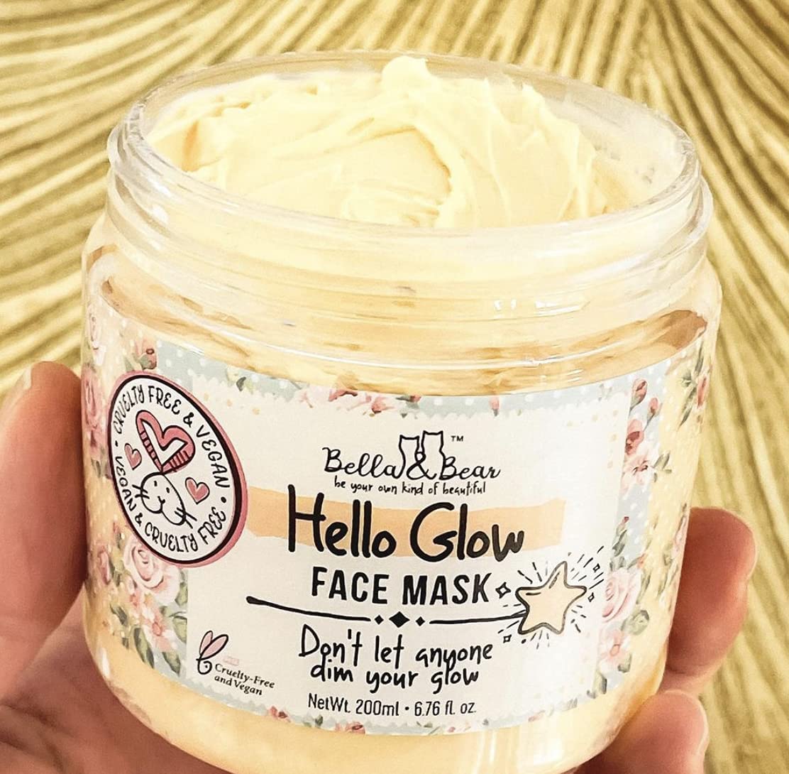 Bella & Bear Hello Glow mask close-up texture invites a spa-like ritual.