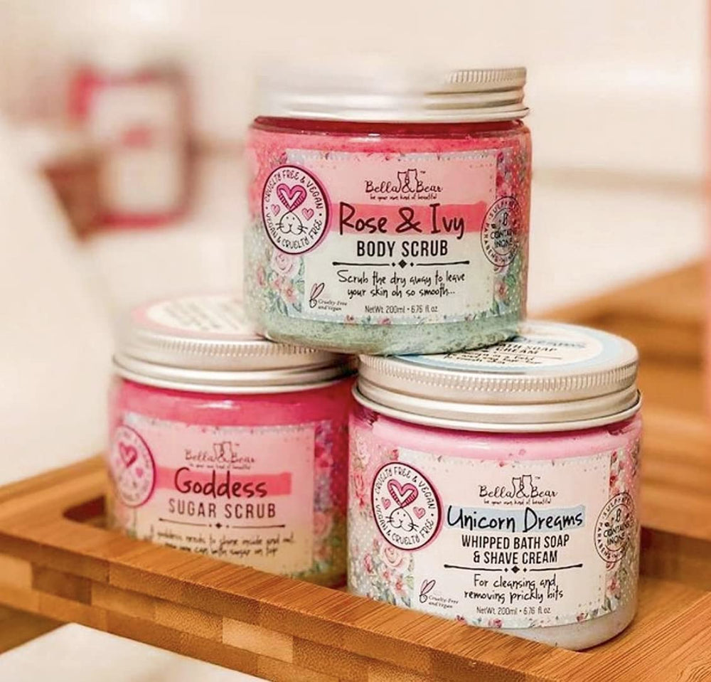 Bella and Bear Unicorn Dreams bath soap foam forming a luxurious creamy lather