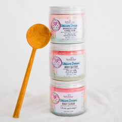 Bella and Bear Unicorn Dreams bath soap mango-pineapple-vanilla scent in action